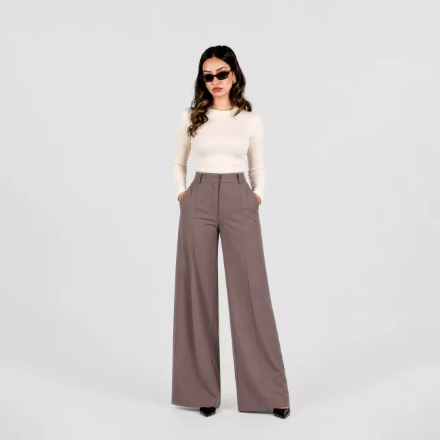 Wide-Legged Trouser
